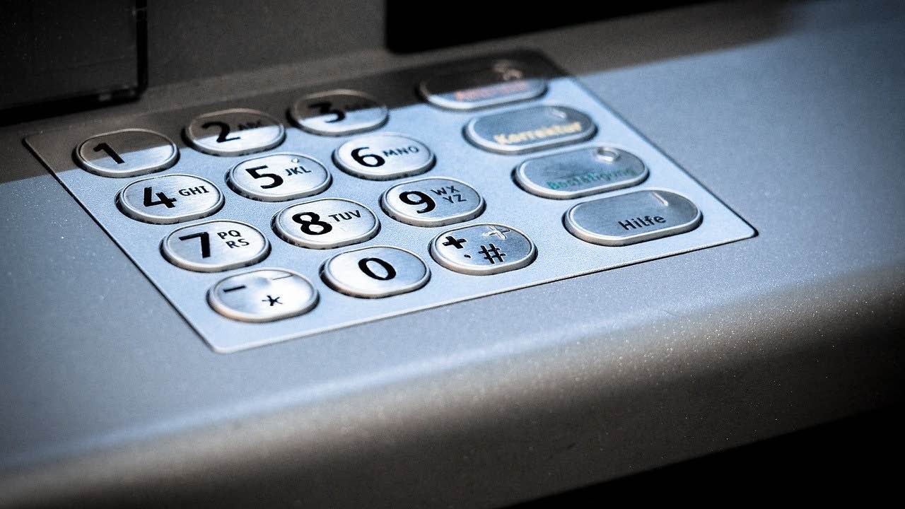 Novità sui pagamenti elettronici: che svolta col bancomat