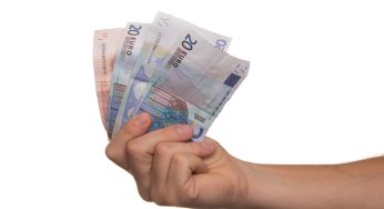 Addio contanti: qualcuno fa solo pagare con Bancomat o Satispay