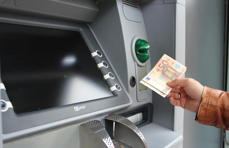Stretta su bancomat e conto correnti: il nuovo algoritmo non lascia scampo