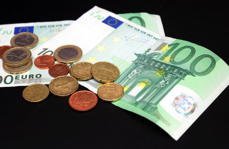 Bonus 150 euro governo Draghi: di cosa si tratta e a chi spetta