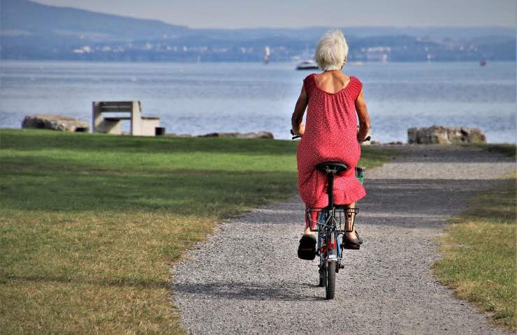 Lavoretti da fare da pensionati per guadagnare un extra