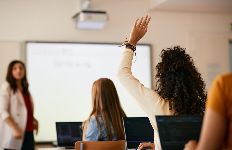 Caro Bollette, la scuola è salva