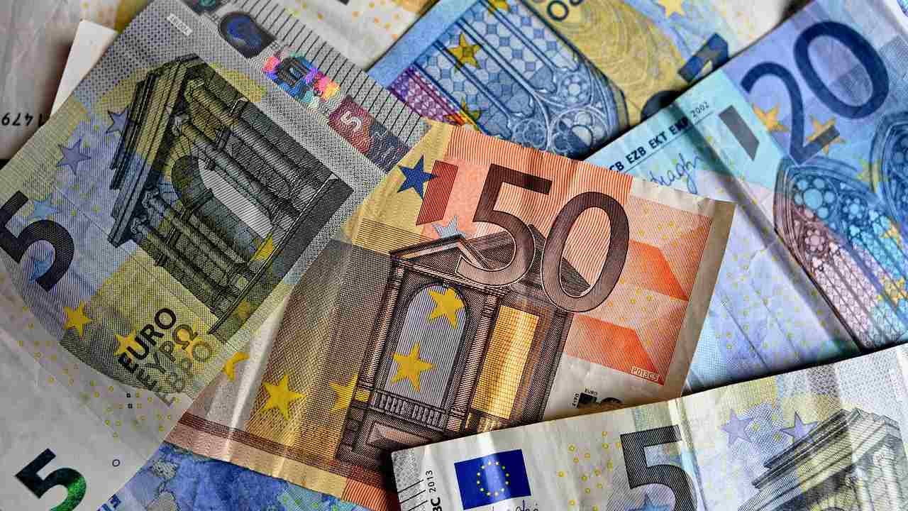 Chi può ricevere 150 euro pur guadagnando più di 1538€