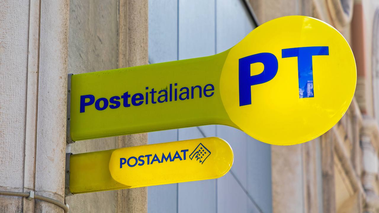 Postamat prelievo sotto Natale