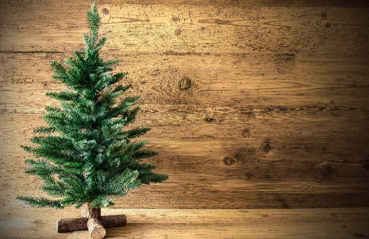 albero di natale a fuoco