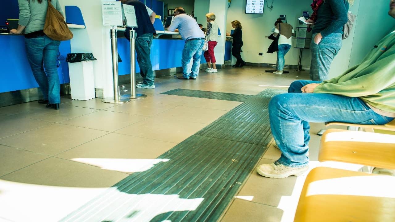 come saltare fila poste