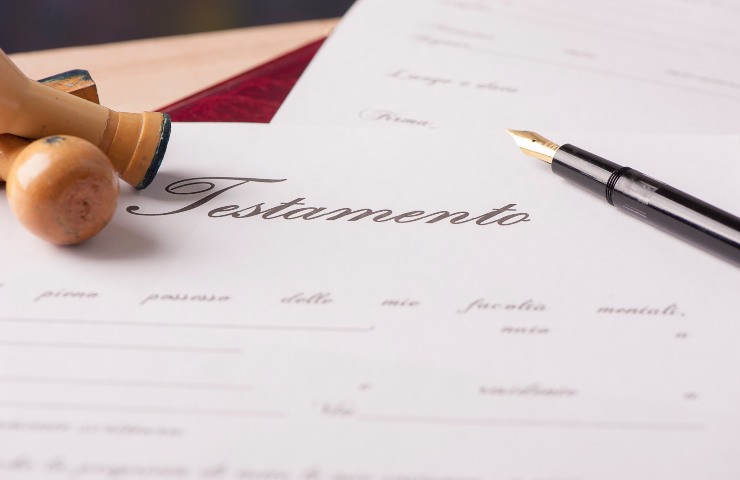 testamento falsificato cosa rischiano gli eredi