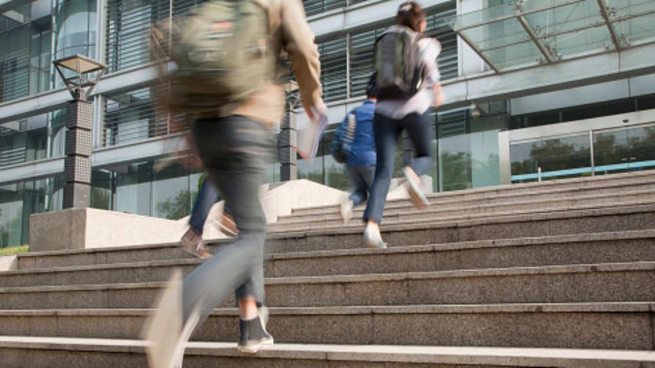 studenti caduta dalle scale scuola rimborso