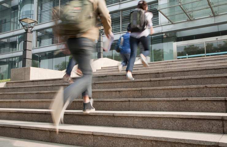 studenti caduta dalle scale scuola rimborso