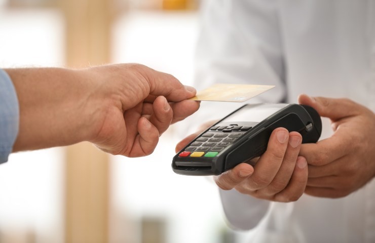 Pagamento carta bancomat all'estero quanto costa